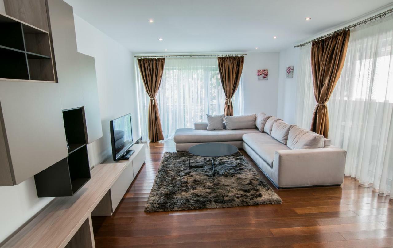 Alia Luxury Apartments Bucarest Esterno foto